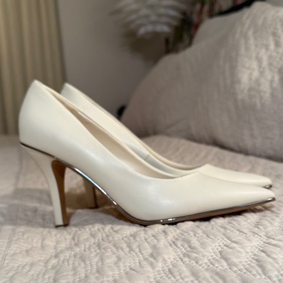Dkny Shoes - DKNY Peggy Pump in the color Bone